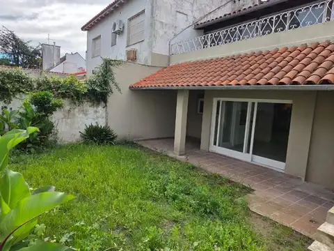 VENTA CASA 5 AMB 2 PLANTAS COCHERA RAMOS MEJIA