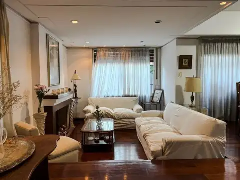 Casa 7 ambientes con 4 baños
