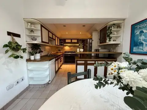 Venta - Casa en 2 plantas - 7 amb - Olivos
