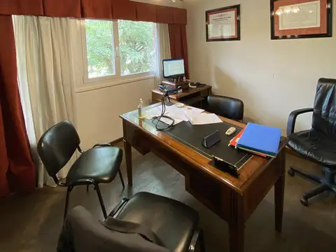 Oficina en Venta con 1 cochera