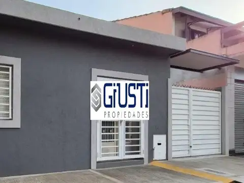 Venta casa  americana 3 ambientes cochera.¨Permuta