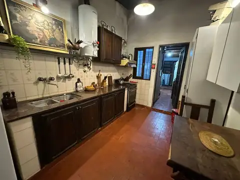 CASA EN VENTA GONNET CASTELLS QUINCHO Y PILETA