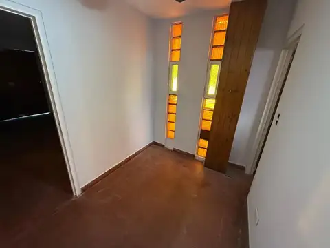 Casa en Alquiler con 1 cochera