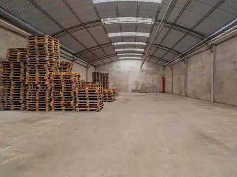 Depósito cercano a Ruta 226.