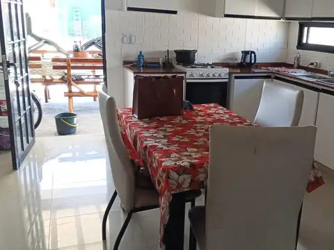Casa 3 ambientes con 2 baños