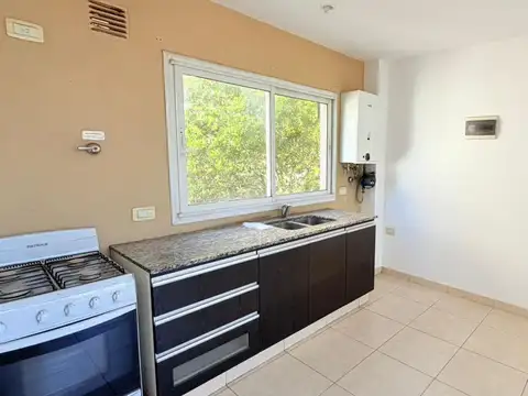 Depto Tipo Casa en Alquiler en Mataderos, $ 900.000