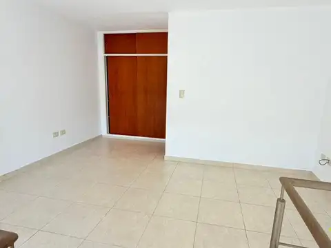 Depto Tipo Casa en Alquiler de 1 dormitorio