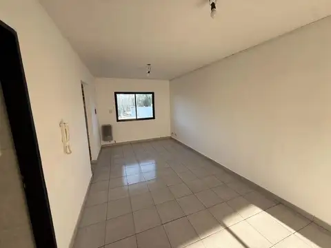 Aristobulo Del Valle 1100, Piso 2