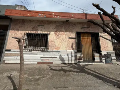Casa tipo departamento tres ambientes en alquiler
