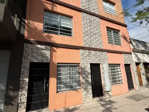 Depto Tipo Casa 2 ambientes con 1 baño