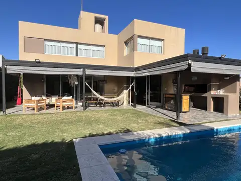 ¡Venta! Hermosa Casa en  La Morada