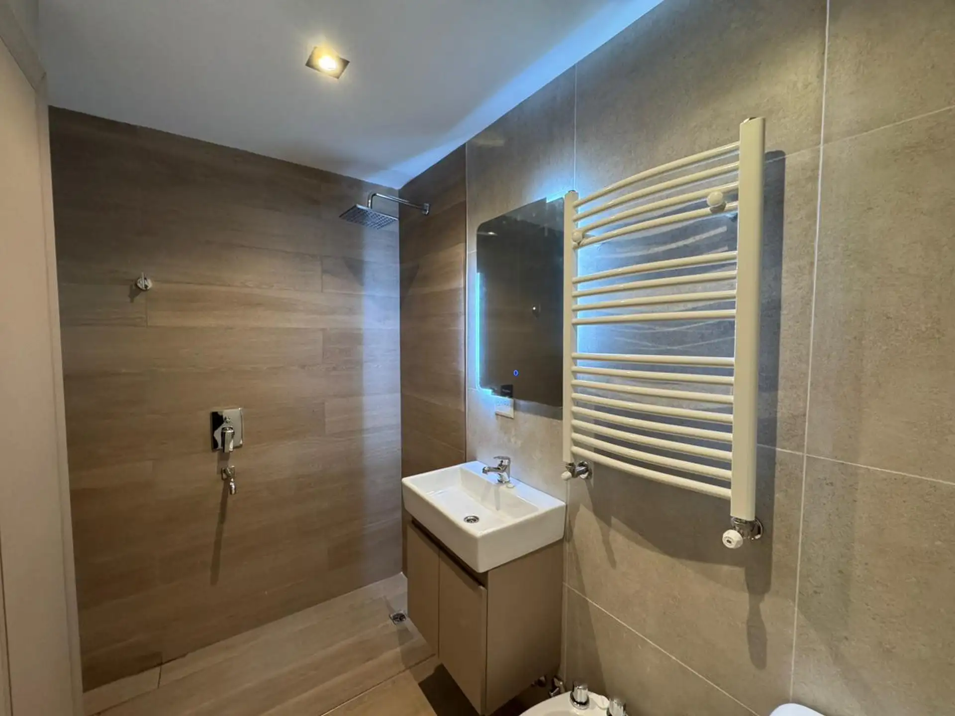 Depto 3 amb, 70m² con balcón — Plaza Colón