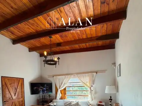 Casa en Venta con 2 cocheras