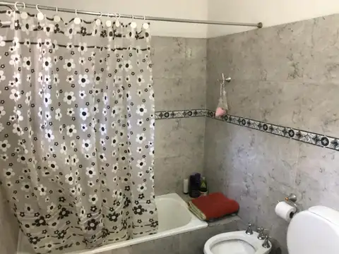 Venta | Libertad | Casa Con Quincho Y Pileta | U$s 87.000