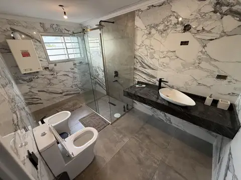 Casa 4 ambientes a estrenar con cochera, piscina y quincho en Wilde