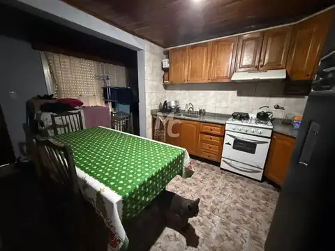 Casa 5 ambientes con 3 baños
