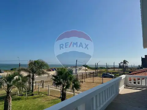 VENTA-CASA-4 DORMITORIOS-BARBACOA-ATLANTIDA 