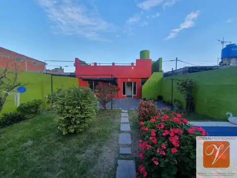 Casa en venta c/ cochera en Villa Ballester