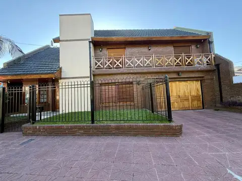 Casa 6 ambientes con 2 baños