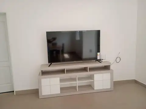 Casa en Alquiler con 1 cochera