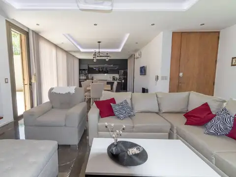 Casa en Venta al Este