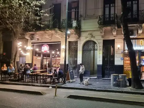 Humahuaca 3800, Local 160m2, Frente Gym Megatlon, Mucha Circulación, Almagro 