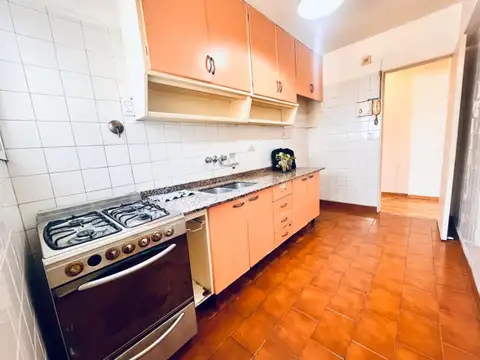 Bernardo De Irigoyen 1300, Piso 4