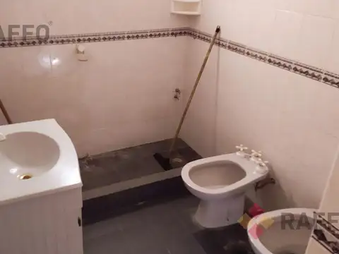 Casa 5 ambientes con 1 baño