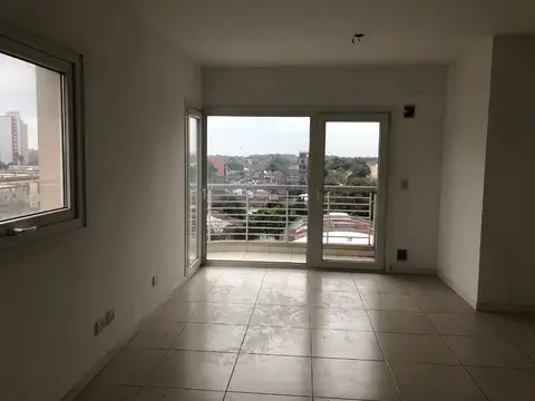 Monoambiente amplio con balcón - Excelente vista