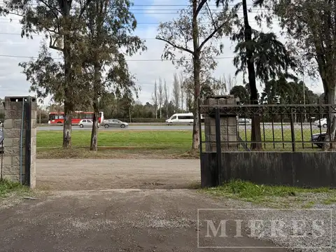 Local en alquiler en Pilar, Colectora 12 de Octubre 8986