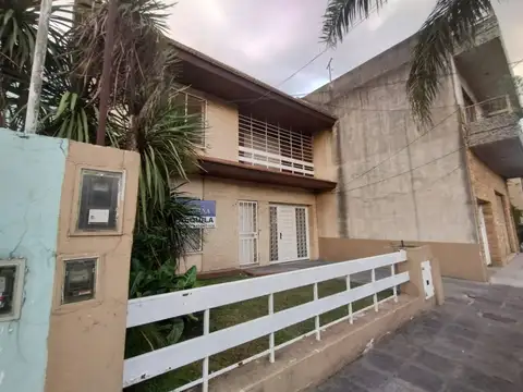 V. BALLESTER ALQUILA CASA 3 AMB EN DOS PLANTAS CON BALCON Y TERRAZA
