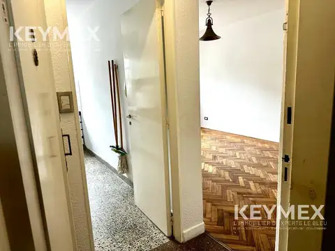 Italia al 2100 1° piso por escalera
