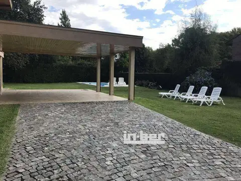 Casa 4 ambientes con 3 baños