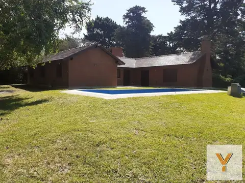Casa en venta - 3 Dormitorios 2 Baños - Mar del Plata