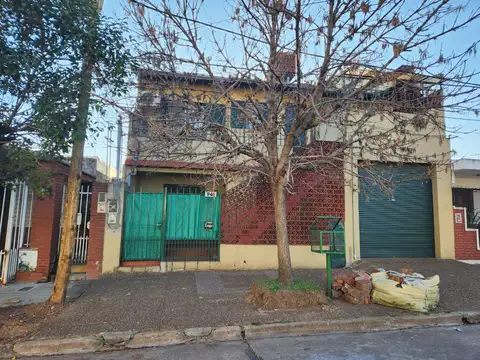 VENTA CASA PLANTA BAJA + PLANTA ALTA+ DEPTO