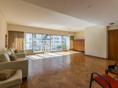 Venta Belgrano semipiso 4 ambientes con cochera