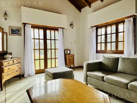 Casa 5 ambientes con 3 baños