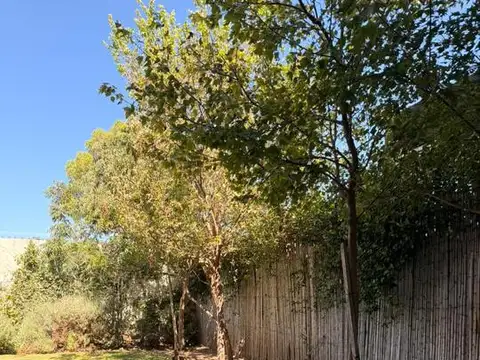 Casa 6 ambientes con 2 baños