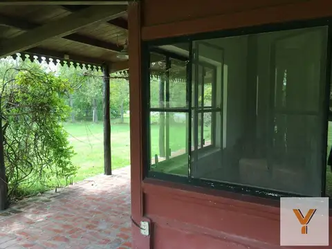 Casa en venta - 3 dormitorios 3 baños - 220mts2 - Campana