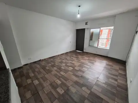 Depto Tipo Casa 2 ambientes con 1 baño