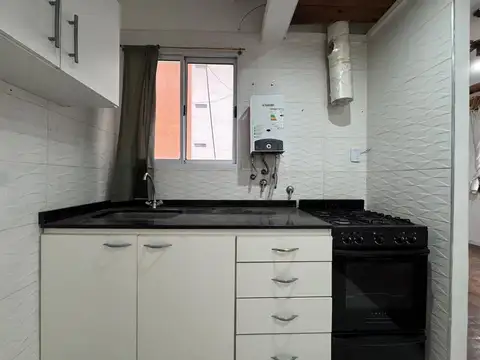 EXCELENTE MONOAMBIENTE EN CABALLITO NORTE