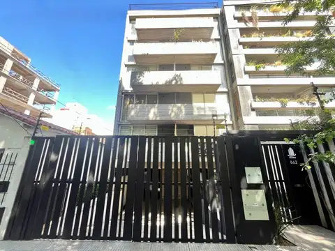 Dos ambientes a una cuadra de Estación Castelar