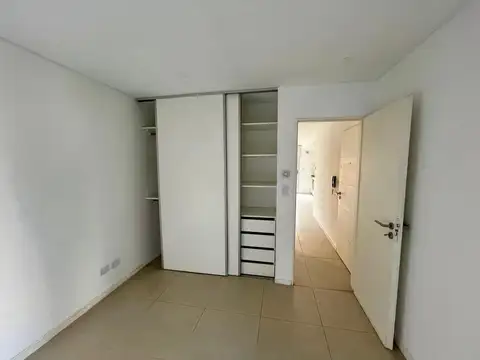 Departamento en Alquiler en Castelar Norte, $ 650.000