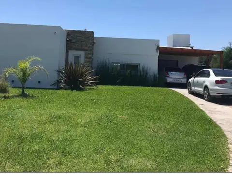 Casa en venta - 3 Dormitorios 3 Baños - Don Joaquin