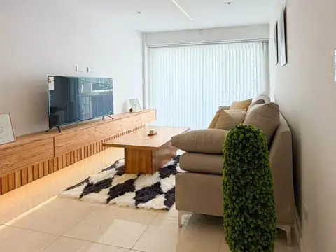 DEPTO 3 AMBIENTES CON DEPENDENCIA A LA CALLE CON BALCÓN