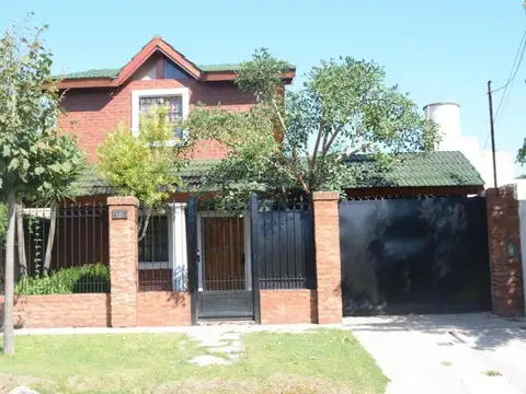 Casa 2 Dormitorios, Piscina, Parque y Quincho en pleno Pilar