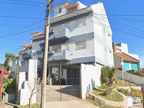 Paseo 143 & Avenida 1, Villa Gesell, Pro 1