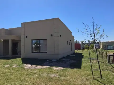 CASA 3 DORMITORIOS EN FINCAS DE SAN VICENTE