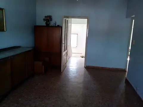 VENTA DEP 4 AMB + LOCAL AMPLIO BUENA UBICACIÓN + GALPON