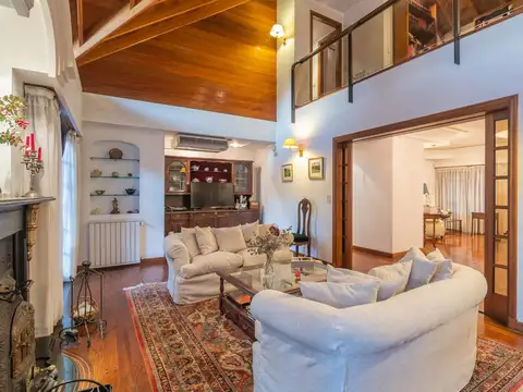 Venta | Chalet 3 plantas con ascensor | Quilmes Oeste  